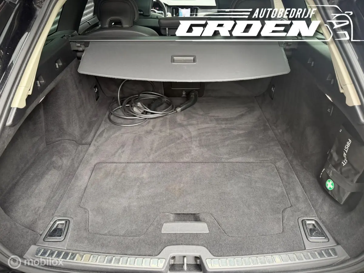 2.0 T8 Plug-in hybrid AWD Ultimate Dark PANO|ACC|