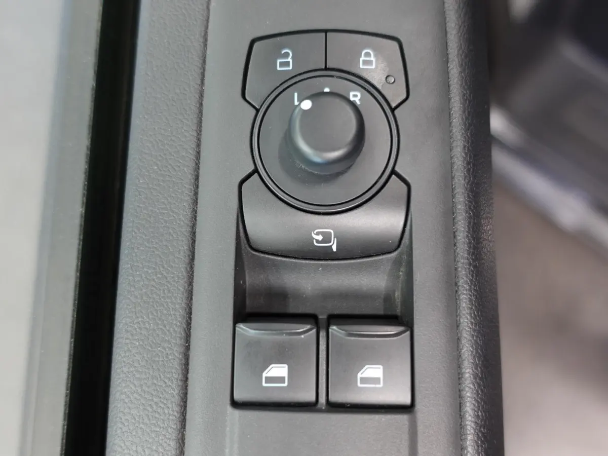 300 2.0 TDCI L2H1 Trend Automaat Airco Navigatie Cruise Control Trekhaak