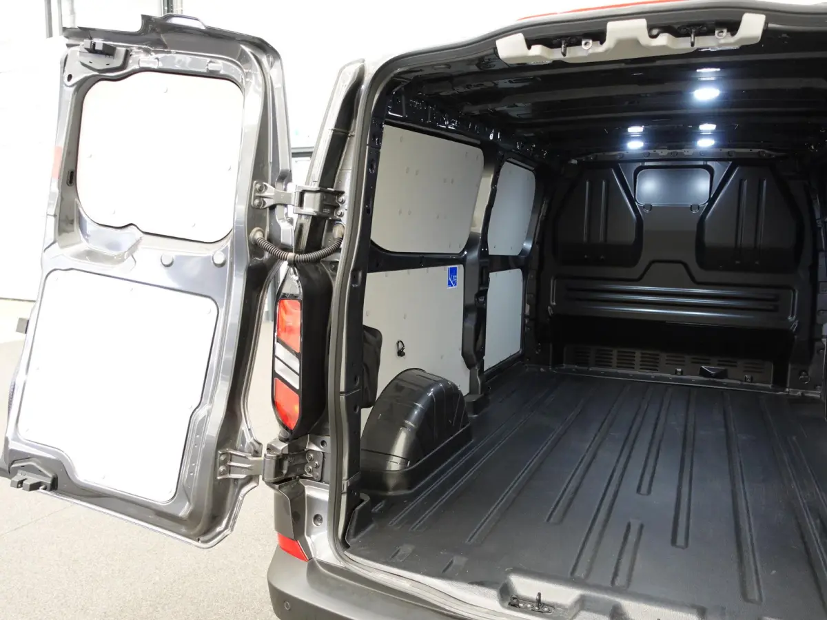 300 2.0 TDCI L2H1 Trend Automaat Airco Navigatie Cruise Control Trekhaak