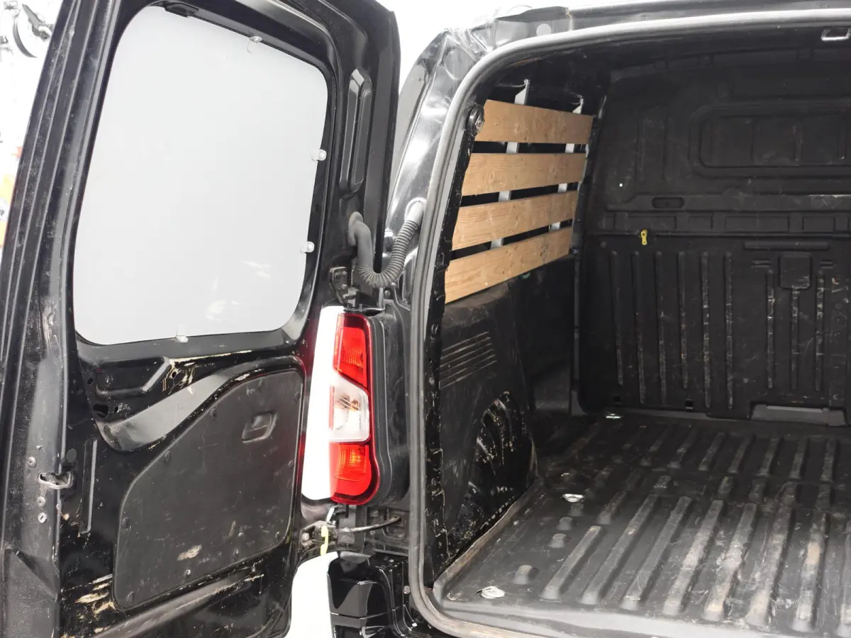1.5D L1H1 Edition 3-zits Airco Navigatie  Trekhaak parkeersensoren
