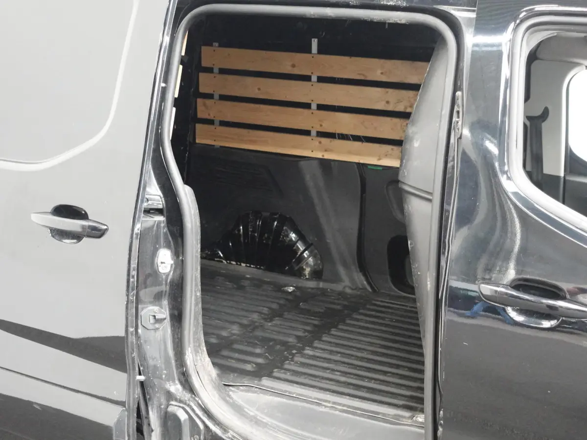 1.5D L1H1 Edition 3-zits Airco Navigatie  Trekhaak parkeersensoren