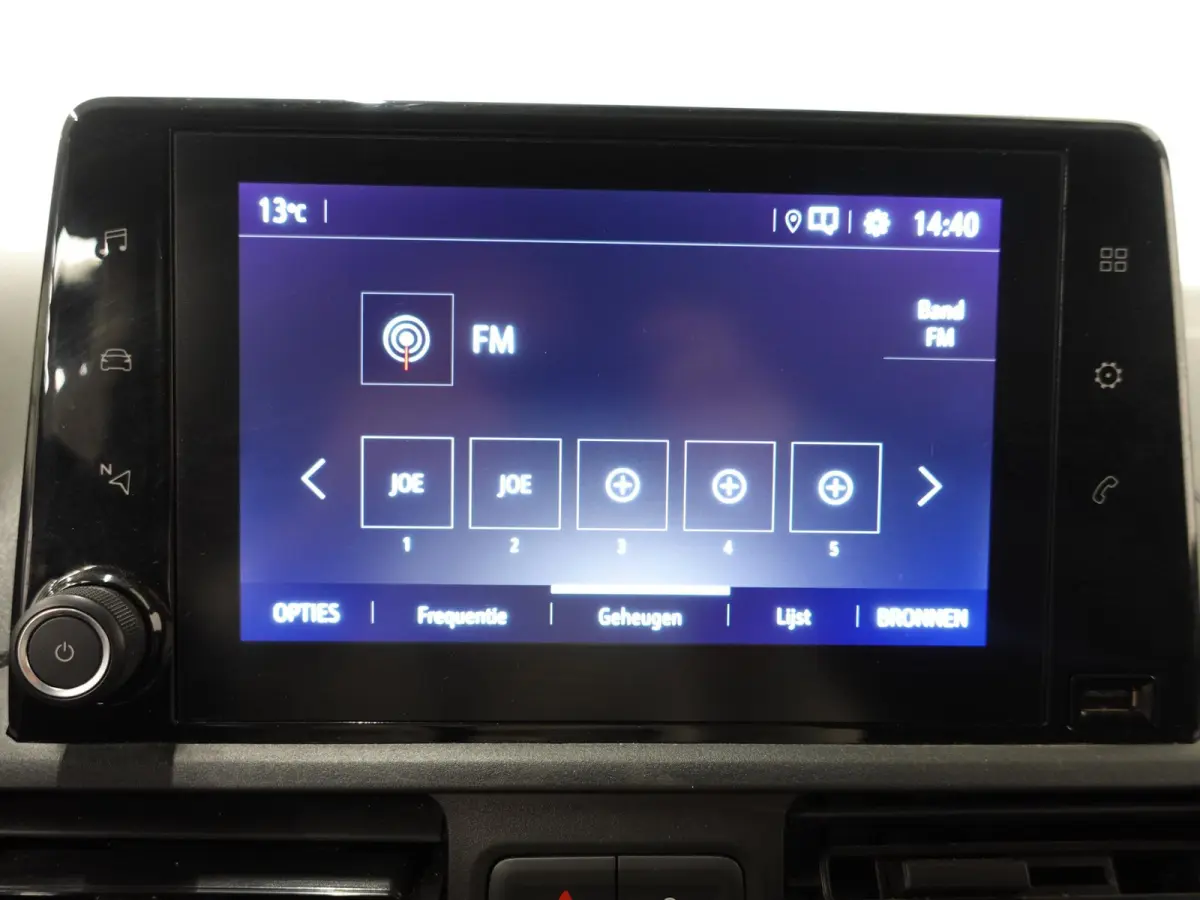 1.5D L1H1 Edition 3-zits Airco Navigatie  Trekhaak parkeersensoren