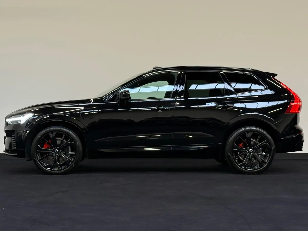 2.0 T6 Plug-in hybrid AWD Ultimate Dark Pano ACC Camera