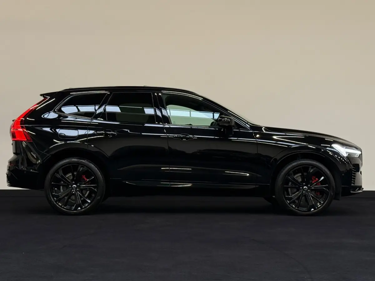 2.0 T6 Plug-in hybrid AWD Ultimate Dark Pano ACC Camera