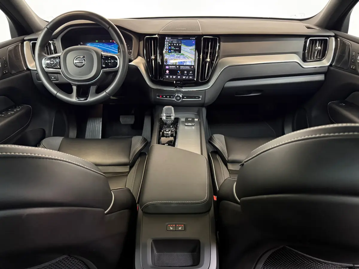 2.0 T6 Plug-in hybrid AWD Ultimate Dark Pano ACC Camera