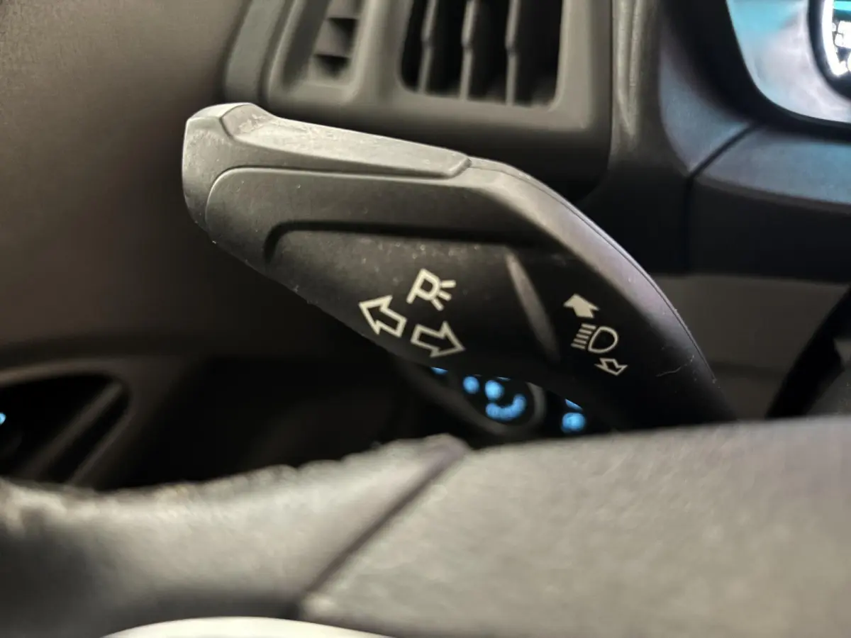 L2 Automaat Navigatie Airco Parkeersensoren Cruise Control 3-Zits Camera