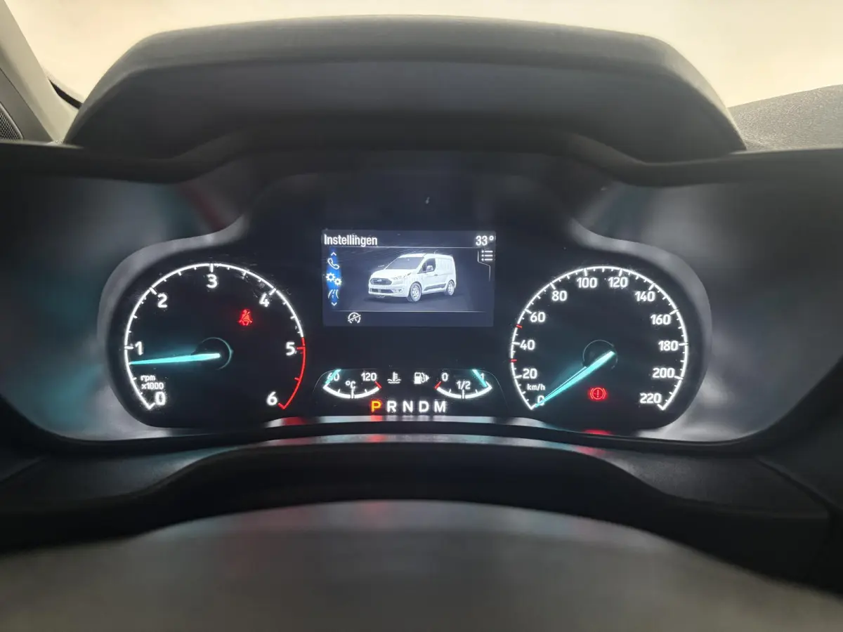 L2 Automaat Navigatie Airco Parkeersensoren Cruise Control 3-Zits Camera