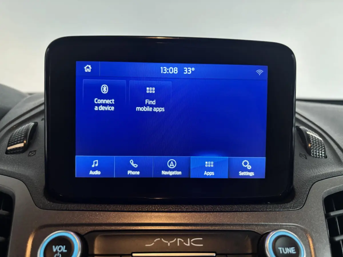L2 Automaat Navigatie Airco Parkeersensoren Cruise Control 3-Zits Camera