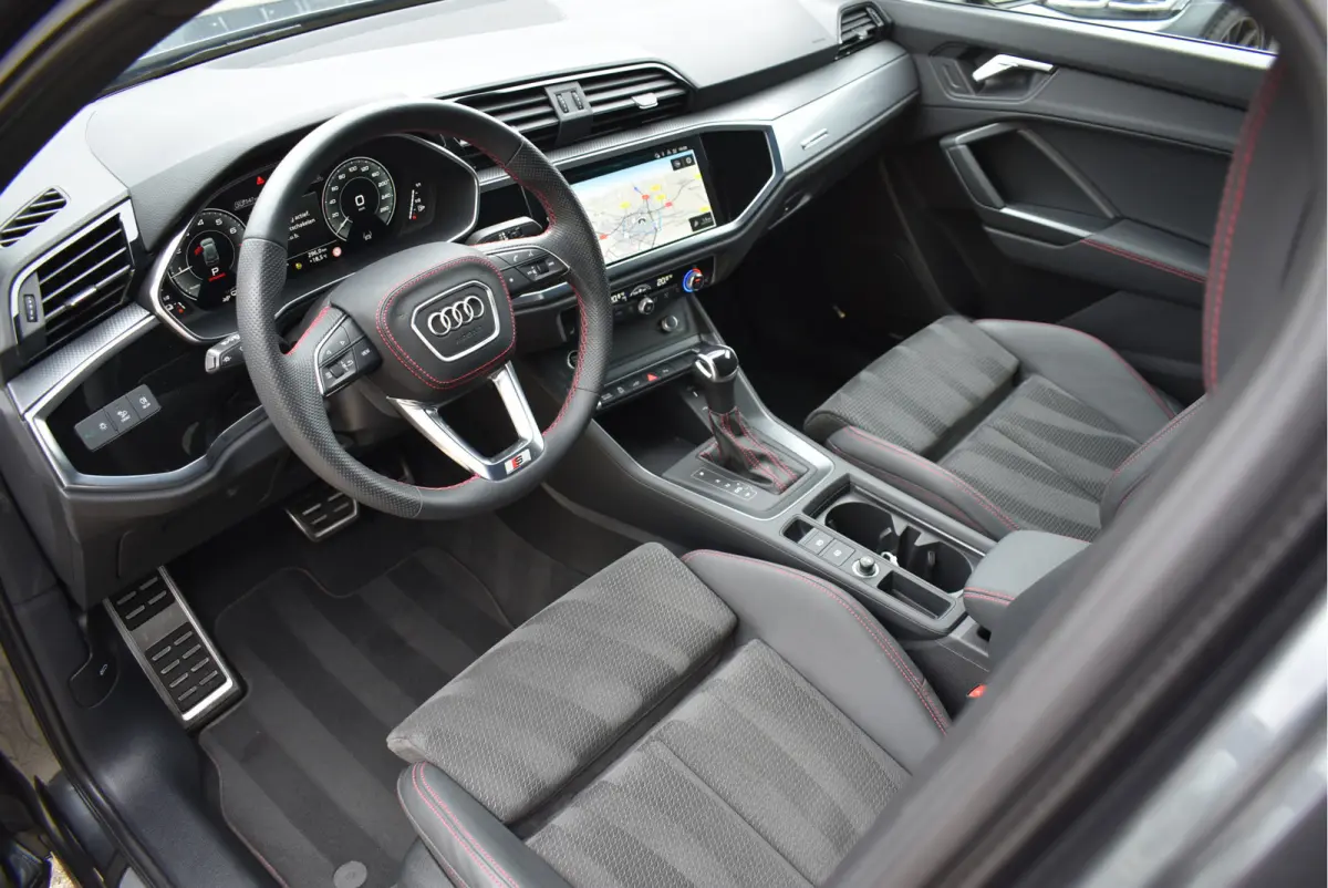 45 TFSI e S-Line 245 Pk SOH 94% Rood Stiksel Leder Matrix Navi Keyless Sonos Camera ACC 20 Inch