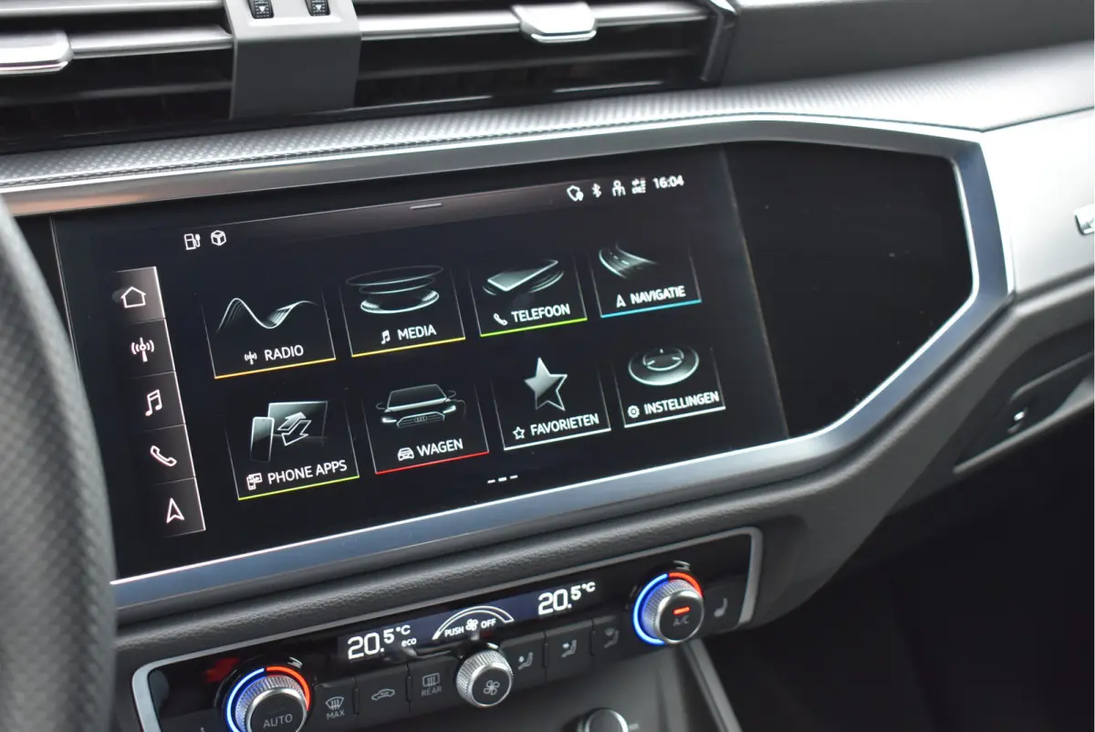 45 TFSI e S-Line 245 Pk SOH 94% Rood Stiksel Leder Matrix Navi Keyless Sonos Camera ACC 20 Inch