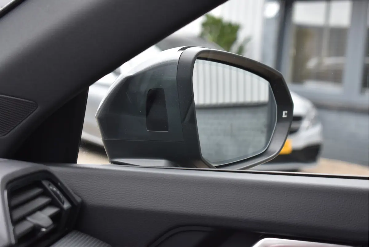 45 TFSI e S-Line 245 Pk SOH 94% Rood Stiksel Leder Matrix Navi Keyless Sonos Camera ACC 20 Inch