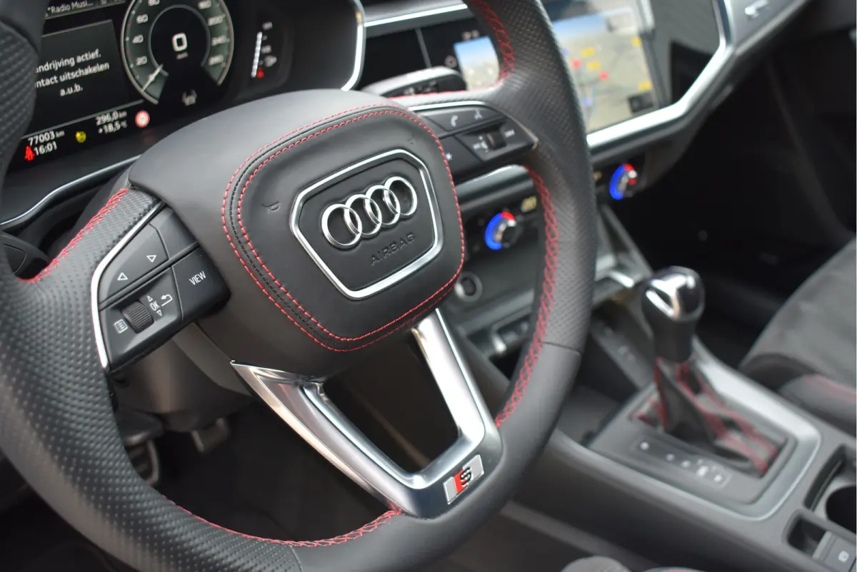 45 TFSI e S-Line 245 Pk SOH 94% Rood Stiksel Leder Matrix Navi Keyless Sonos Camera ACC 20 Inch