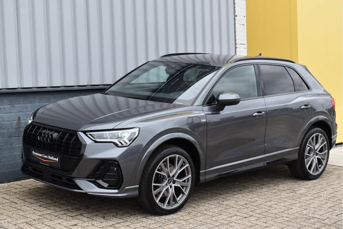 45 TFSI e S-Line 245 Pk SOH 94% Rood Stiksel Leder Matrix Navi Keyless Sonos Camera ACC 20 Inch