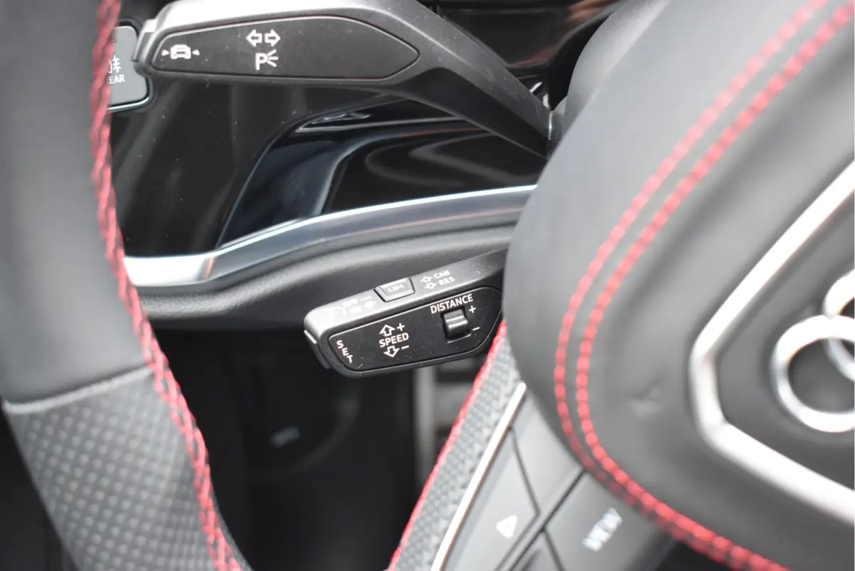 45 TFSI e S-Line 245 Pk SOH 94% Rood Stiksel Leder Matrix Navi Keyless Sonos Camera ACC 20 Inch