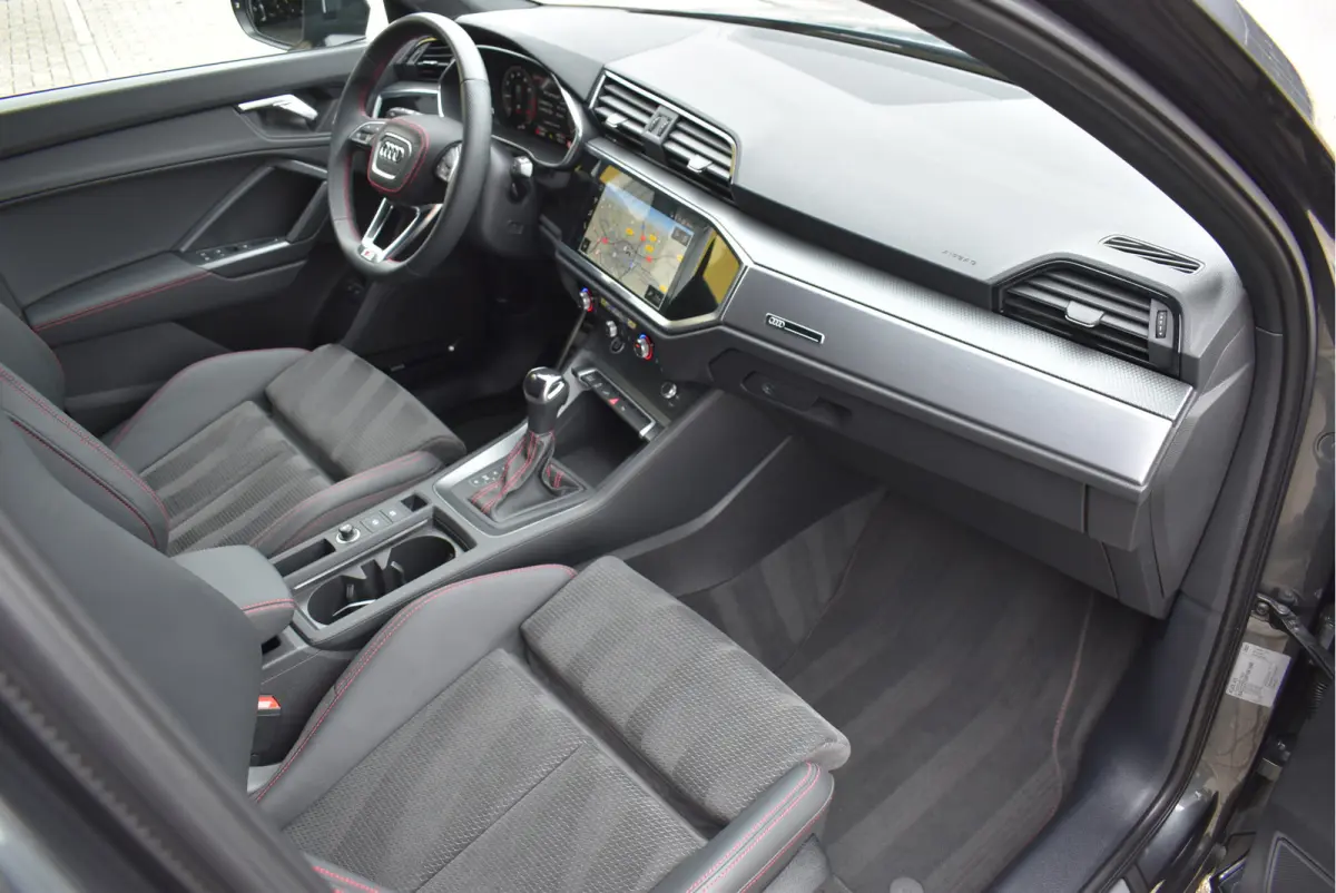 45 TFSI e S-Line 245 Pk SOH 94% Rood Stiksel Leder Matrix Navi Keyless Sonos Camera ACC 20 Inch