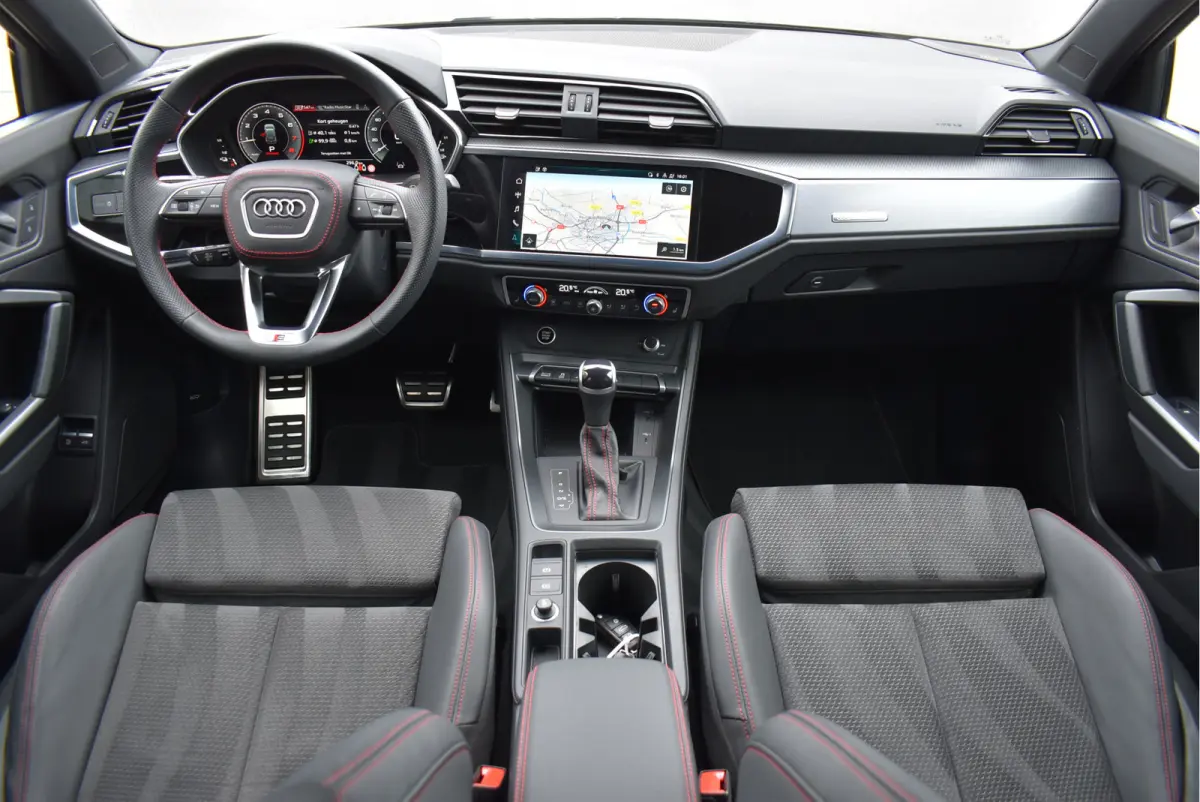 45 TFSI e S-Line 245 Pk SOH 94% Rood Stiksel Leder Matrix Navi Keyless Sonos Camera ACC 20 Inch