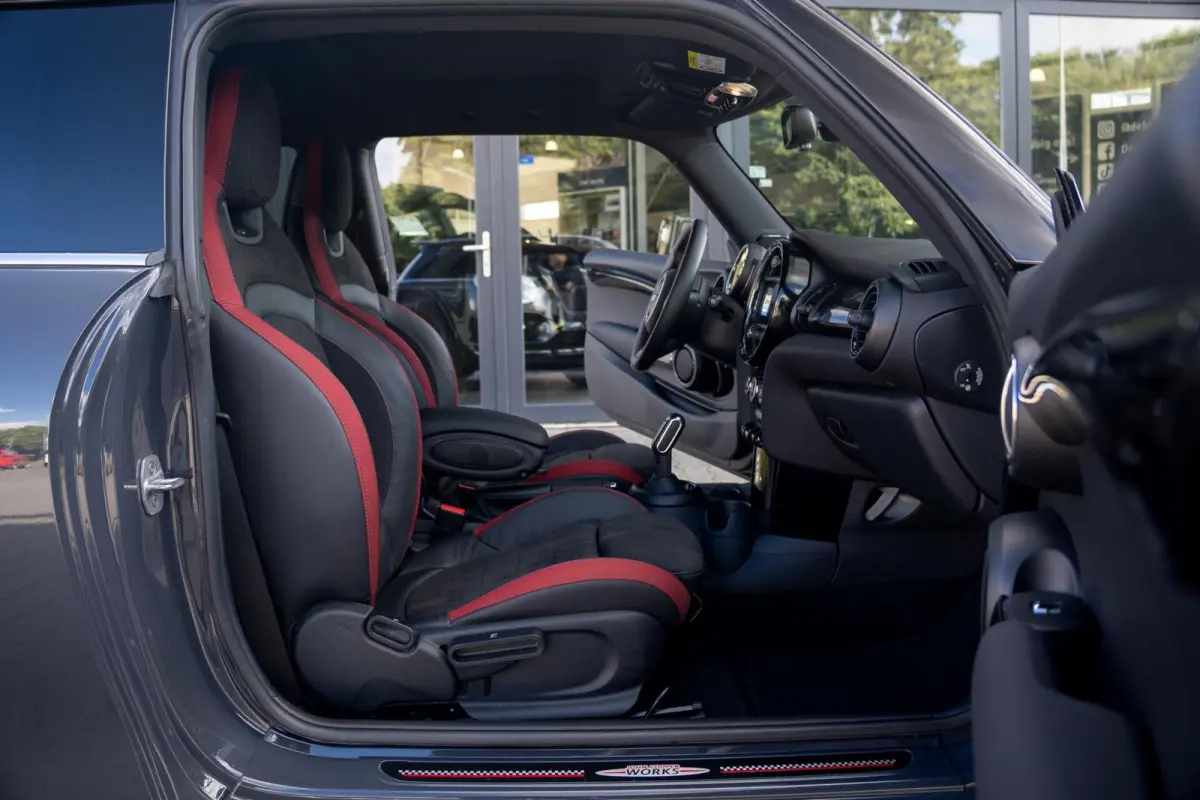 Mini S 2.0 192 PK Automaat|2e Eig.|Org NL NAP|JCW John Cooper Works|LED|Harman & kardon|CarPlay|Dealer Onderhouden|