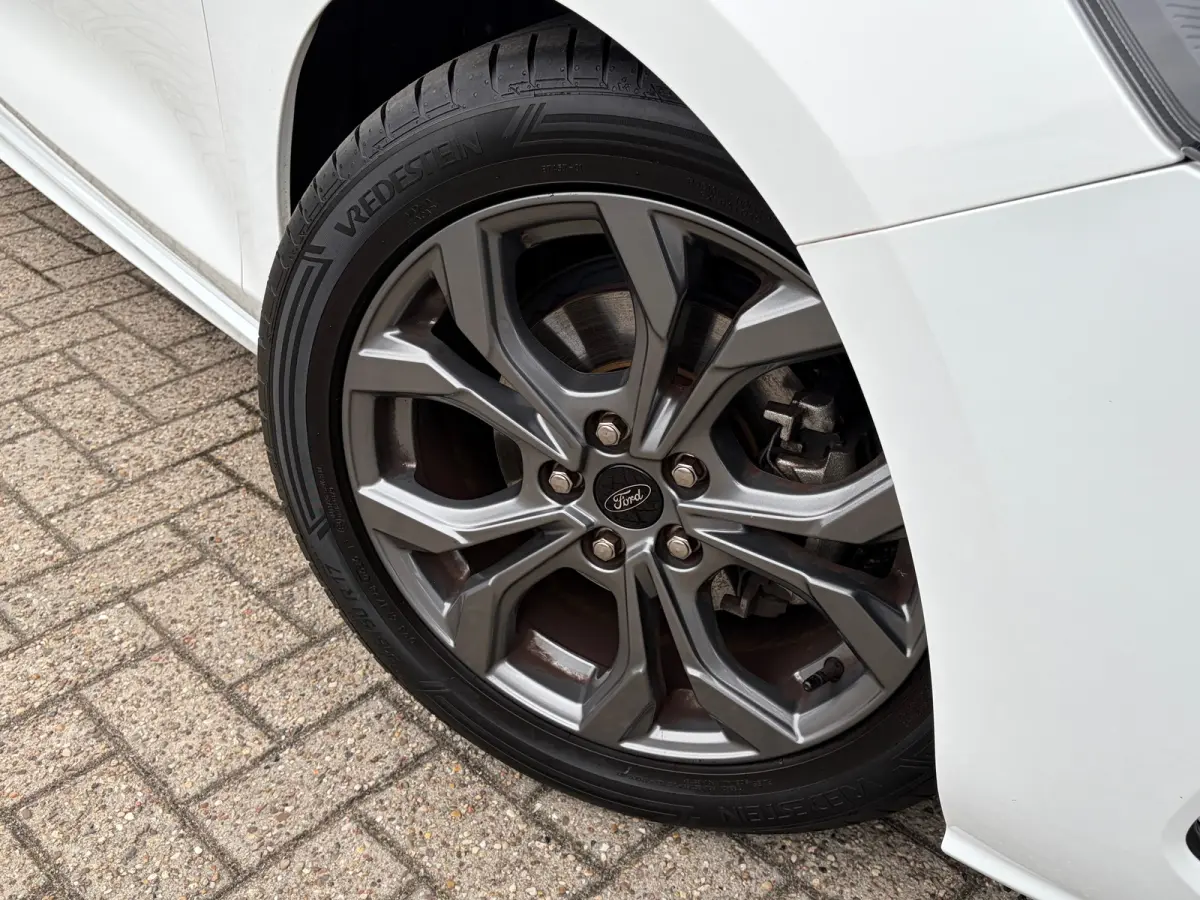 1.0 Hybrid 125 PK ST Line | NAVIGATIE + APPLE CARPLAY/ANDROID AUTO| PARKEERSENSOREN V+A| FULL LED| KEYLESS START| SPORTSTOELEN| 17" LM-VELGEN| LENDESTEUNEN VERSTELBAAR| DAB| DEALER ONDERHOUD