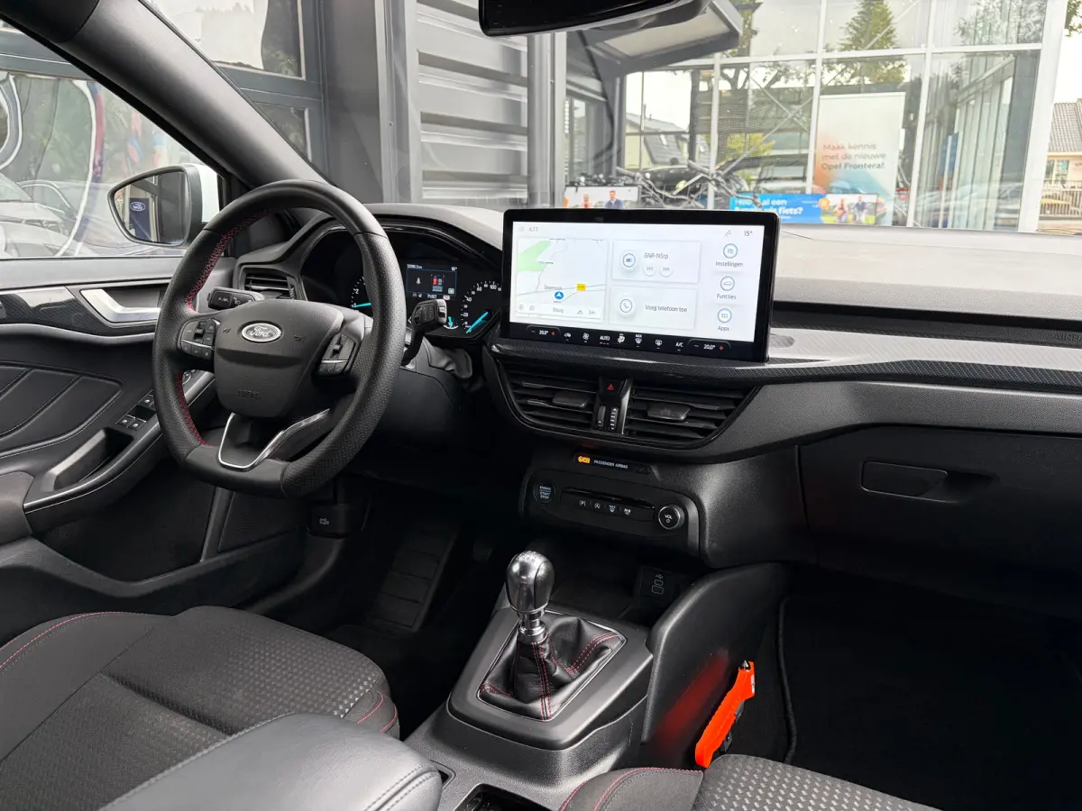 1.0 Hybrid 125 PK ST Line | NAVIGATIE + APPLE CARPLAY/ANDROID AUTO| PARKEERSENSOREN V+A| FULL LED| KEYLESS START| SPORTSTOELEN| 17" LM-VELGEN| LENDESTEUNEN VERSTELBAAR| DAB| DEALER ONDERHOUD