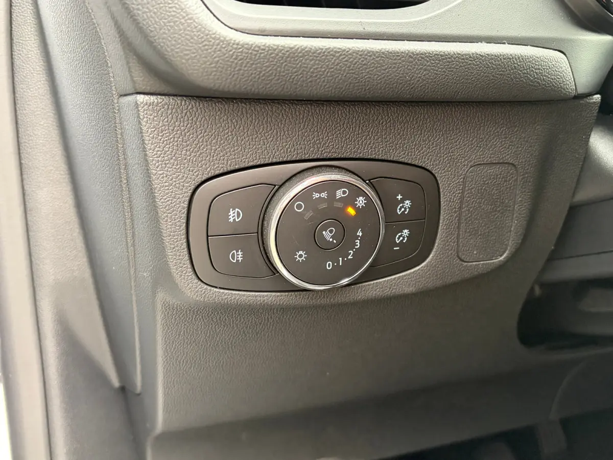 1.0 Hybrid 125 PK ST Line | NAVIGATIE + APPLE CARPLAY/ANDROID AUTO| PARKEERSENSOREN V+A| FULL LED| KEYLESS START| SPORTSTOELEN| 17" LM-VELGEN| LENDESTEUNEN VERSTELBAAR| DAB| DEALER ONDERHOUD