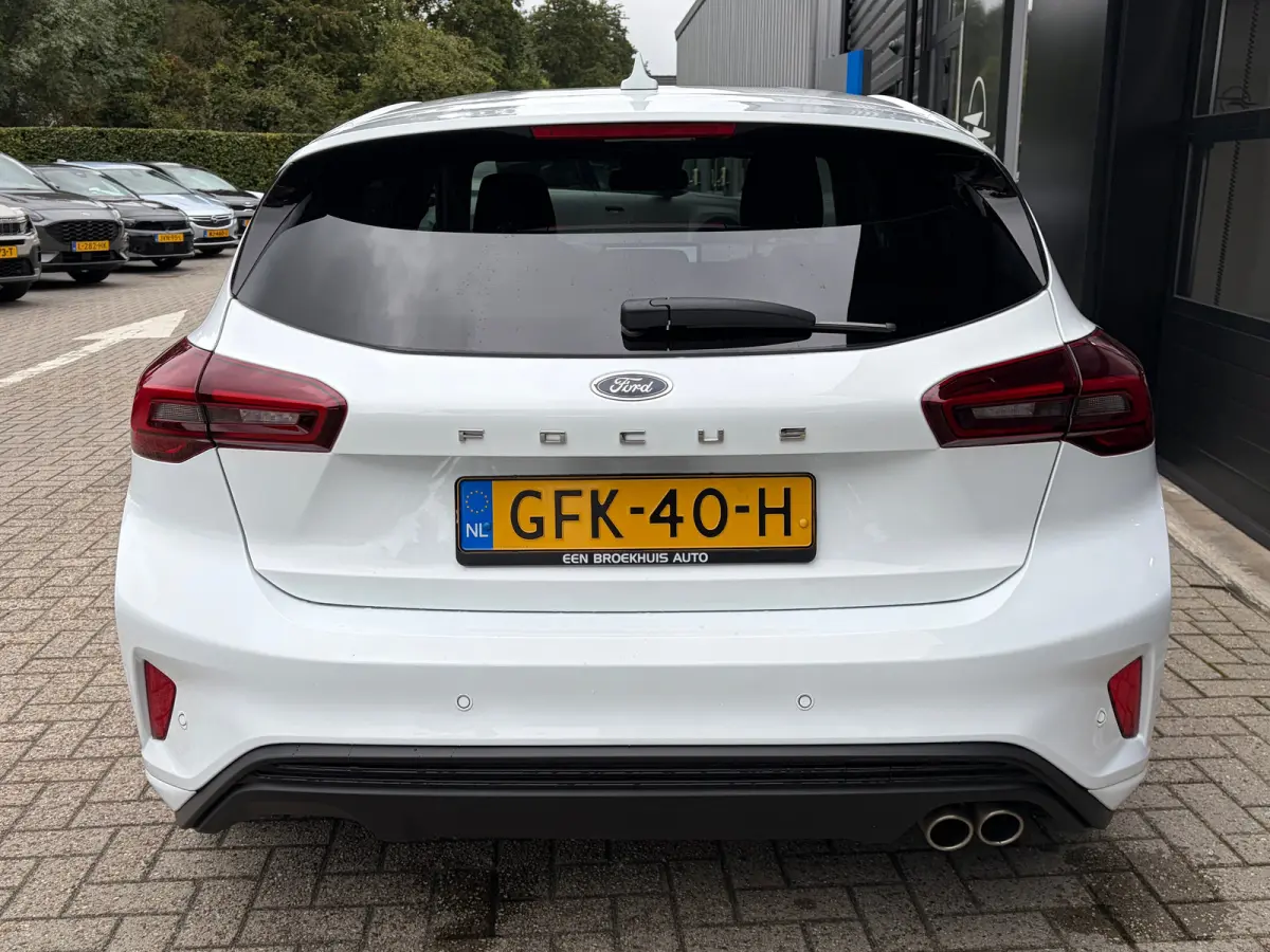 1.0 Hybrid 125 PK ST Line | NAVIGATIE + APPLE CARPLAY/ANDROID AUTO| PARKEERSENSOREN V+A| FULL LED| KEYLESS START| SPORTSTOELEN| 17" LM-VELGEN| LENDESTEUNEN VERSTELBAAR| DAB| DEALER ONDERHOUD