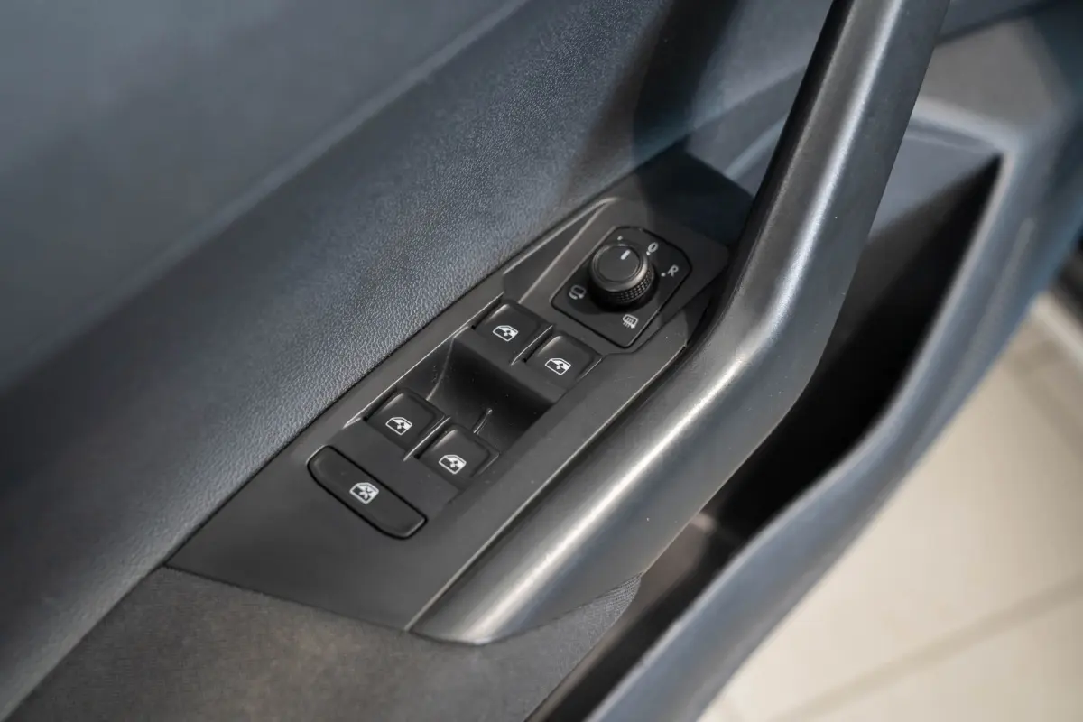 1.0 TSI Life Business | Camera | Navigatie | Stoelverwarming | Parkeersensoren | Climate Controle | Apple Carplay & Android Auto |