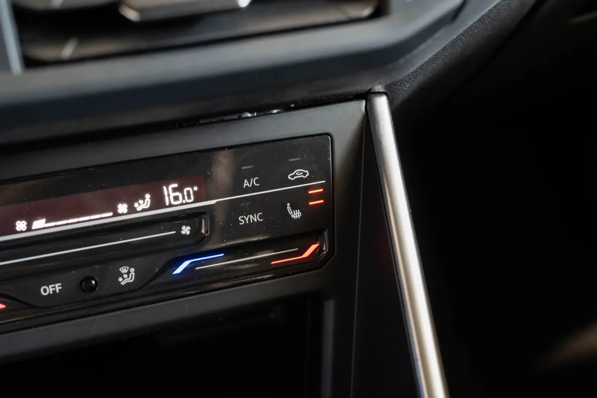 1.0 TSI Life Business | Camera | Navigatie | Stoelverwarming | Parkeersensoren | Climate Controle | Apple Carplay & Android Auto |