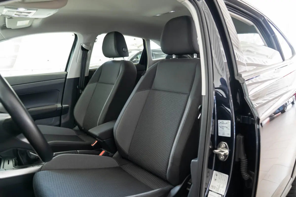 1.0 TSI Life Business | Camera | Navigatie | Stoelverwarming | Parkeersensoren | Climate Controle | Apple Carplay & Android Auto |
