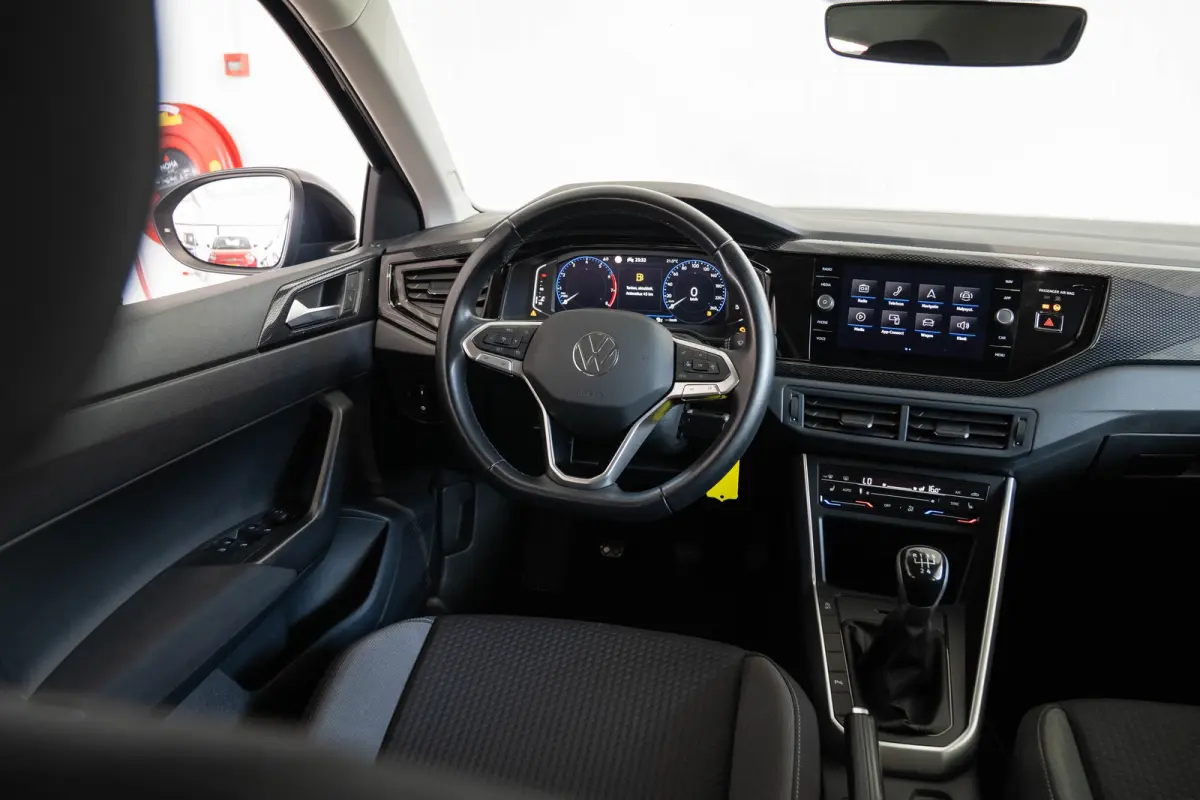 1.0 TSI Life Business | Camera | Navigatie | Stoelverwarming | Parkeersensoren | Climate Controle | Apple Carplay & Android Auto |