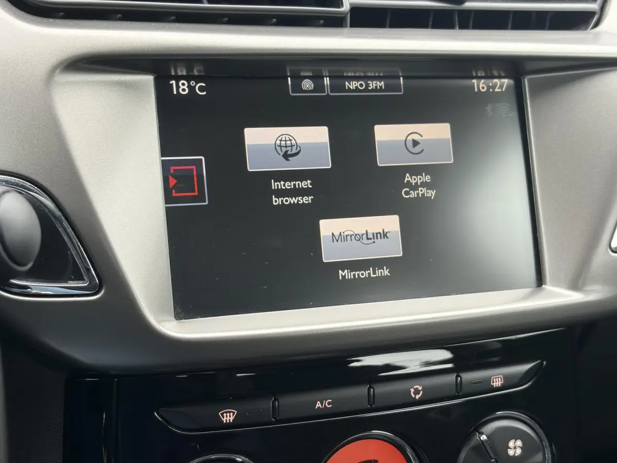 1.2 PureTech Selection ✓Nieuwe D-riem✓Navi✓Carplay✓Trekhaak✓Dealer Onderhouden✓Clima✓Cruise✓5 Deurs✓Net grote beurt gehad✓N.A.P✓Apk tot 09-2027