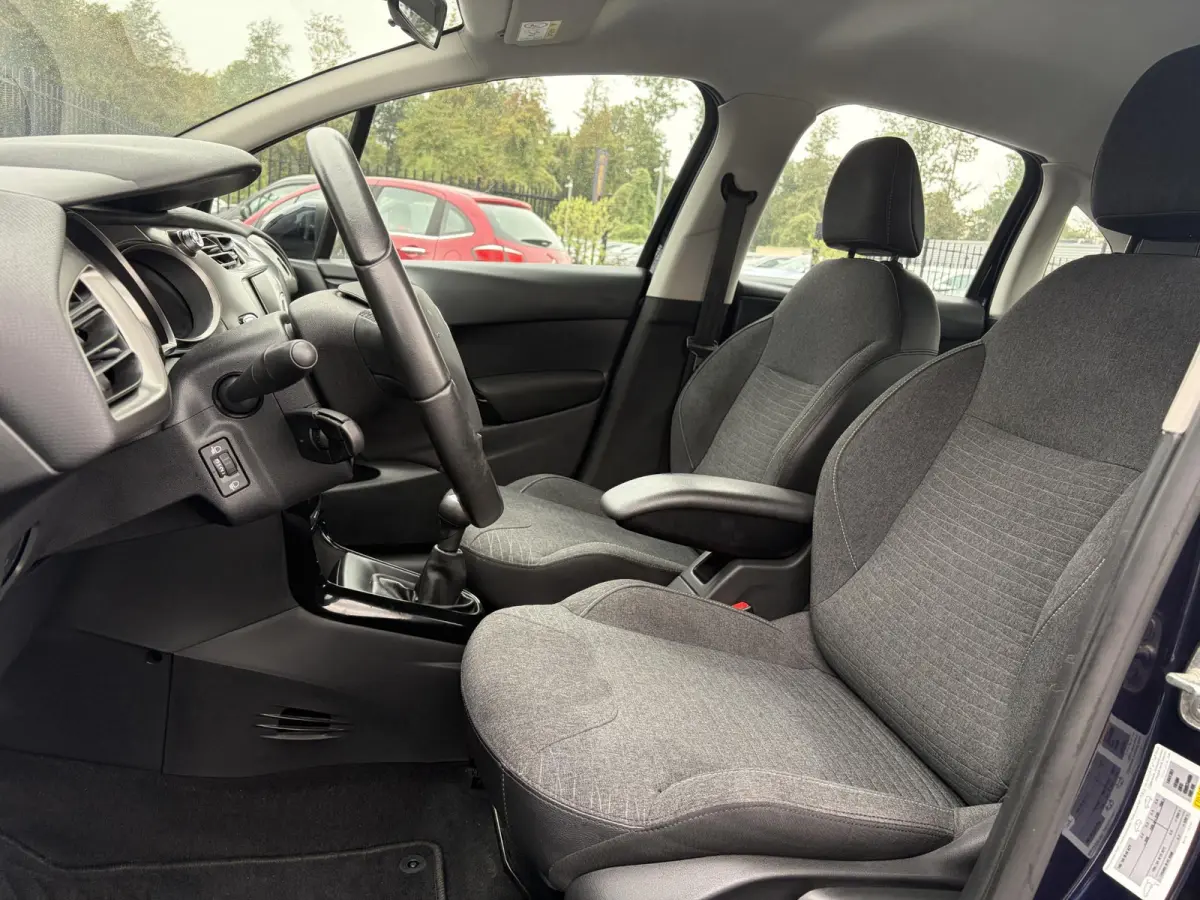 1.2 PureTech Selection ✓Nieuwe D-riem✓Navi✓Carplay✓Trekhaak✓Dealer Onderhouden✓Clima✓Cruise✓5 Deurs✓Net grote beurt gehad✓N.A.P✓Apk tot 09-2027