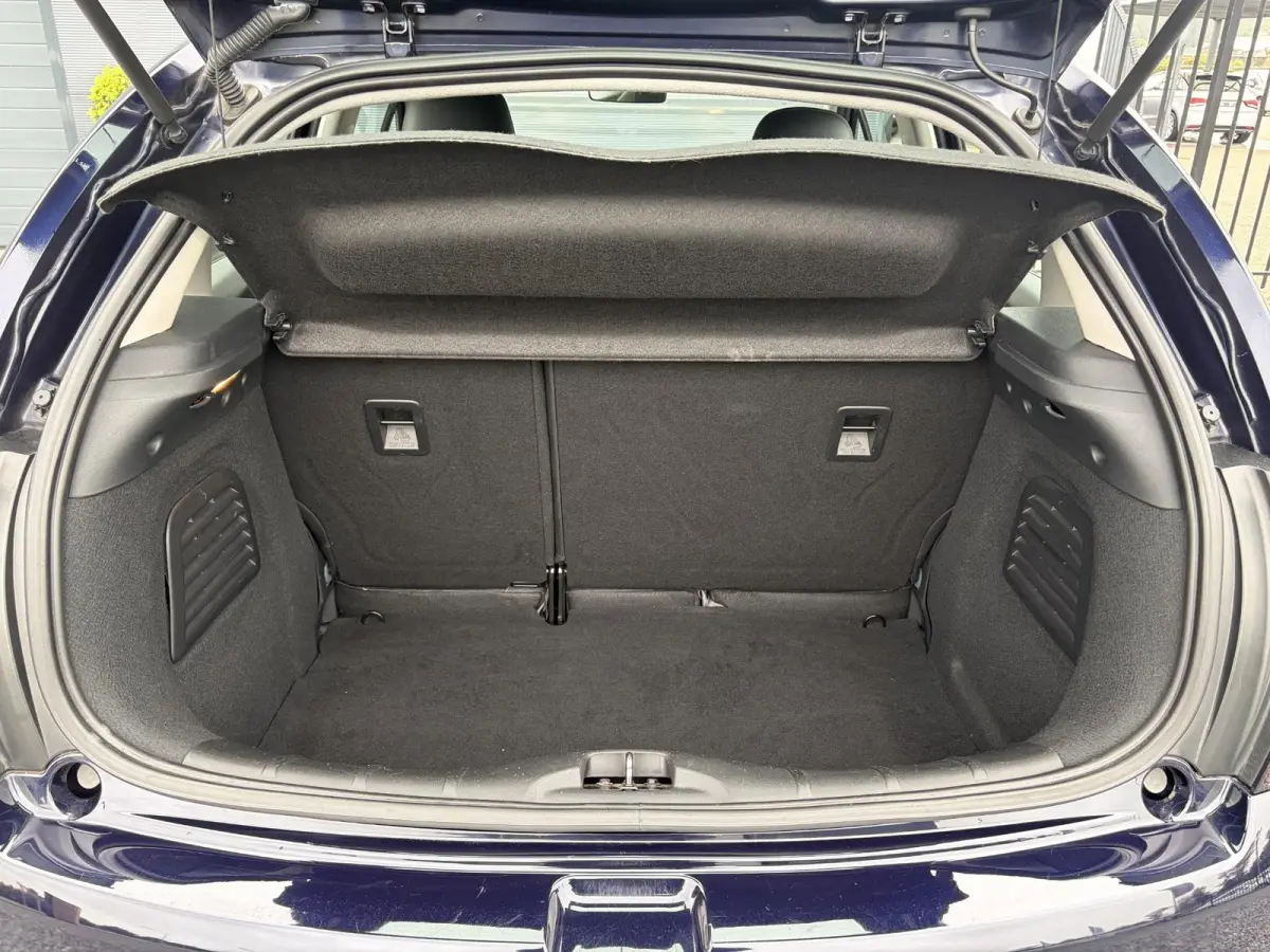 1.2 PureTech Selection ✓Nieuwe D-riem✓Navi✓Carplay✓Trekhaak✓Dealer Onderhouden✓Clima✓Cruise✓5 Deurs✓Net grote beurt gehad✓N.A.P✓Apk tot 09-2027