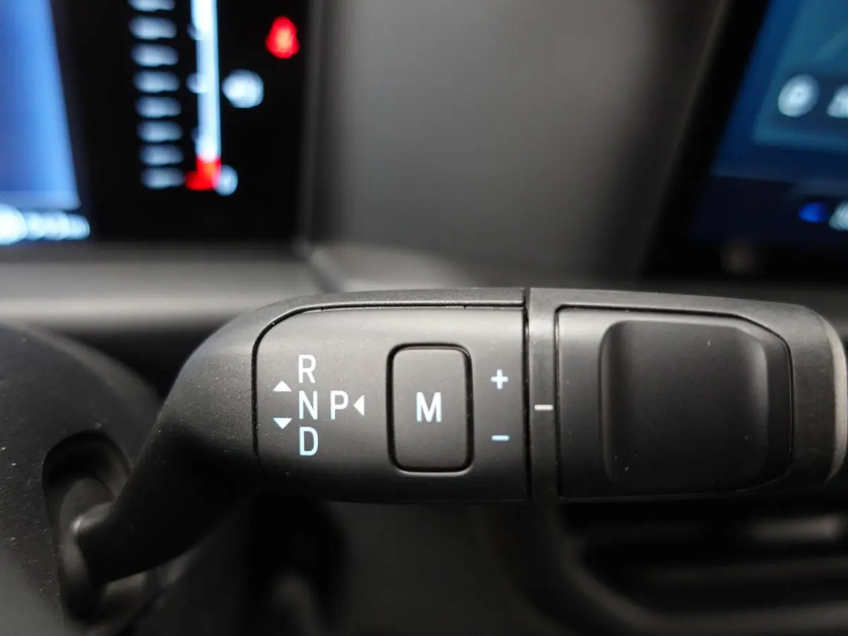 300 2.0 TDCI L2H1 Trend Nieuw Model Trekhaak Navigatie Apple CarPlay Android Auto Camera Parkeerhulp Adaptive Cruise Control Full Led Climate Control Lichtmetalen velgen