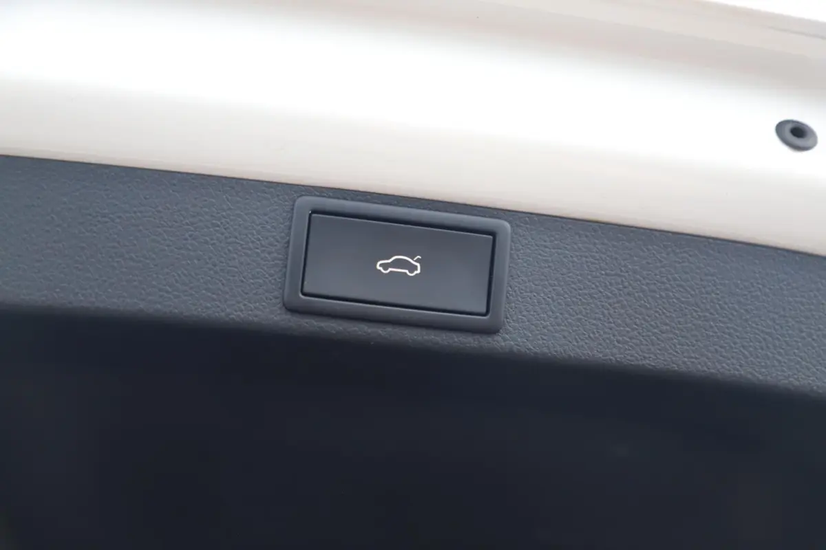 1.0 e-TSI Business Edition Automaat Virtual Cockpit LMV Navigatie Stoelverwarming Parkeersensor