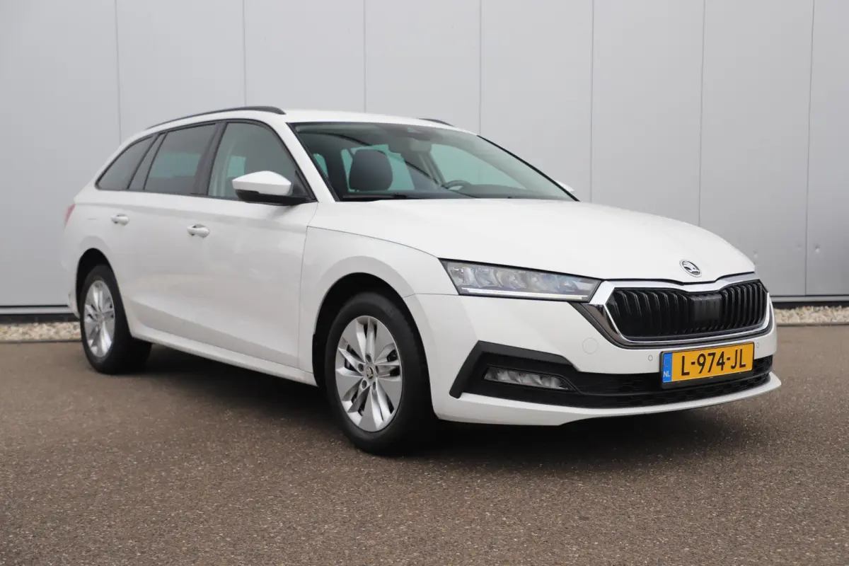 1.0 e-TSI Business Edition Automaat Virtual Cockpit LMV Navigatie Stoelverwarming Parkeersensor