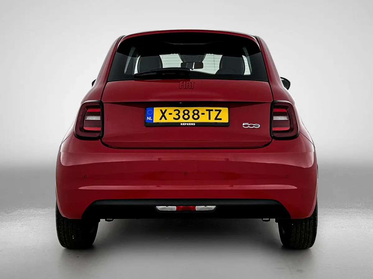 95pk RED 24 kWh Automaat | 1ste Eigenaar | Navigatie | Climate Control | Cruise Control | Camera | 16"LMV | LED | Keyless Entry/Start | Apple Carplay/Android Auto |