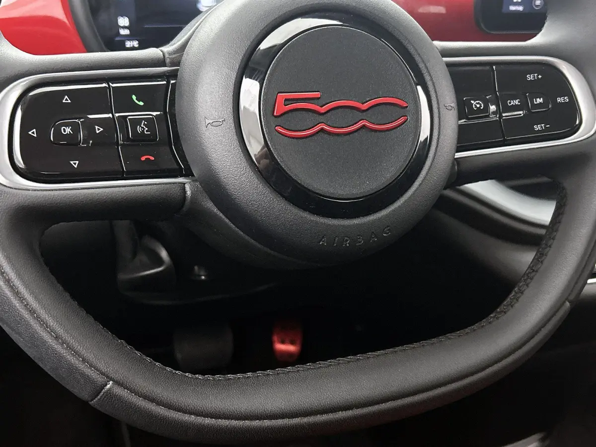 95pk RED 24 kWh Automaat | 1ste Eigenaar | Navigatie | Climate Control | Cruise Control | Camera | 16"LMV | LED | Keyless Entry/Start | Apple Carplay/Android Auto |