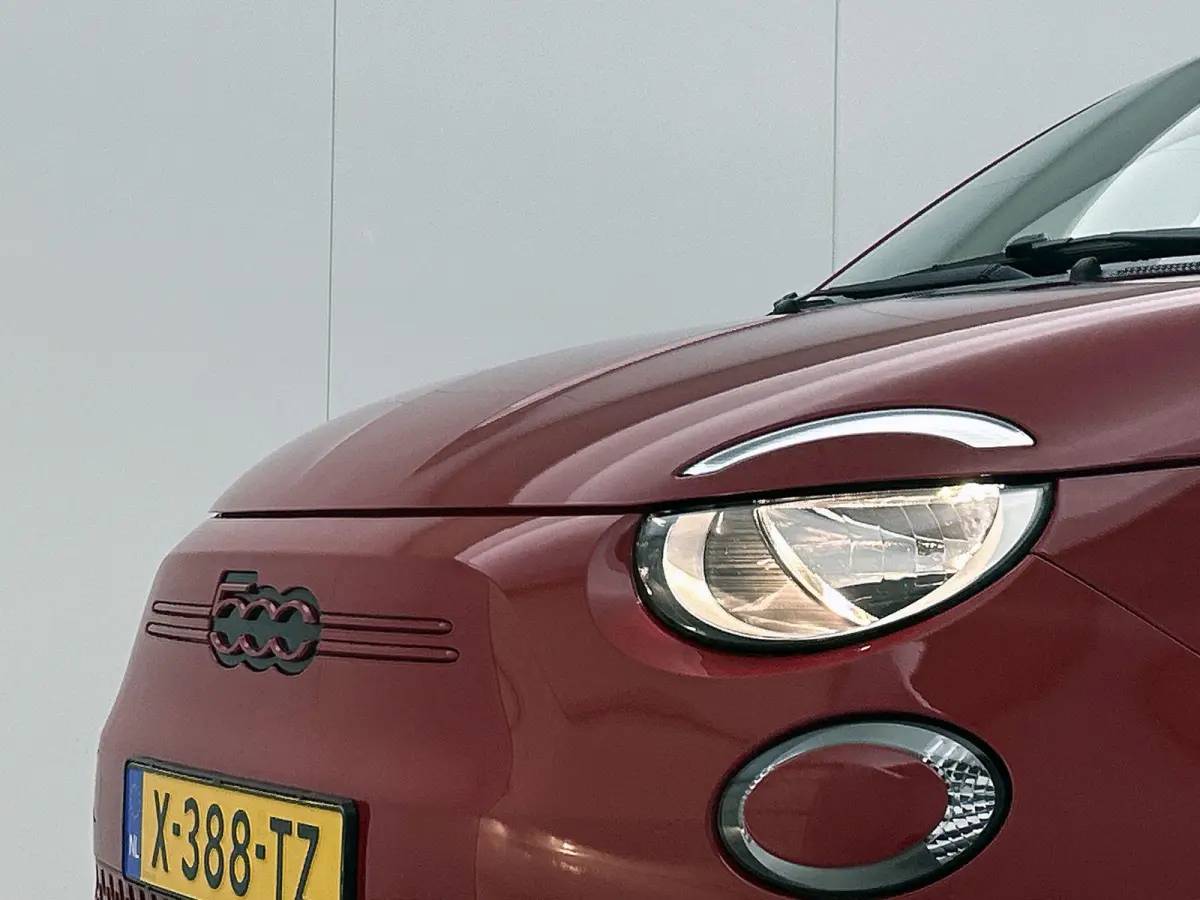95pk RED 24 kWh Automaat | 1ste Eigenaar | Navigatie | Climate Control | Cruise Control | Camera | 16"LMV | LED | Keyless Entry/Start | Apple Carplay/Android Auto |