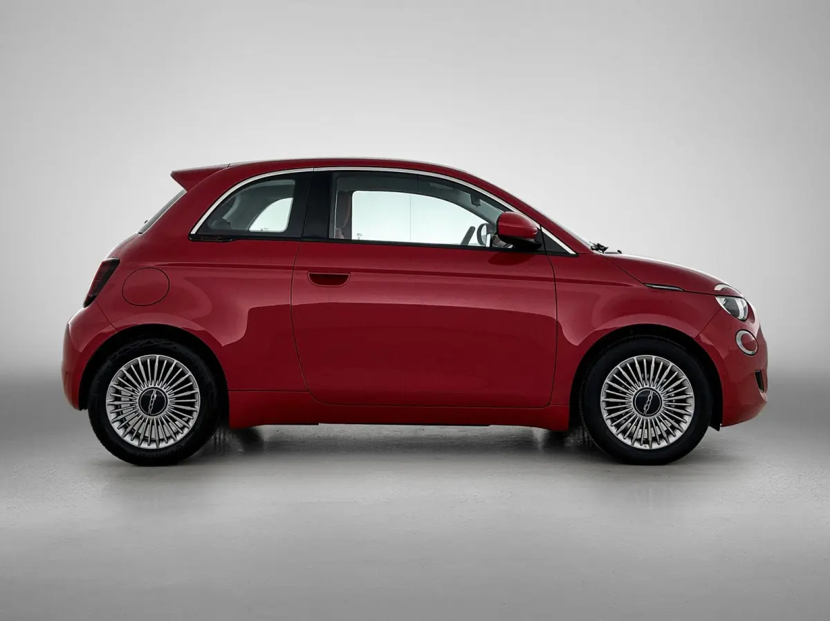 95pk RED 24 kWh Automaat | 1ste Eigenaar | Navigatie | Climate Control | Cruise Control | Camera | 16"LMV | LED | Keyless Entry/Start | Apple Carplay/Android Auto |