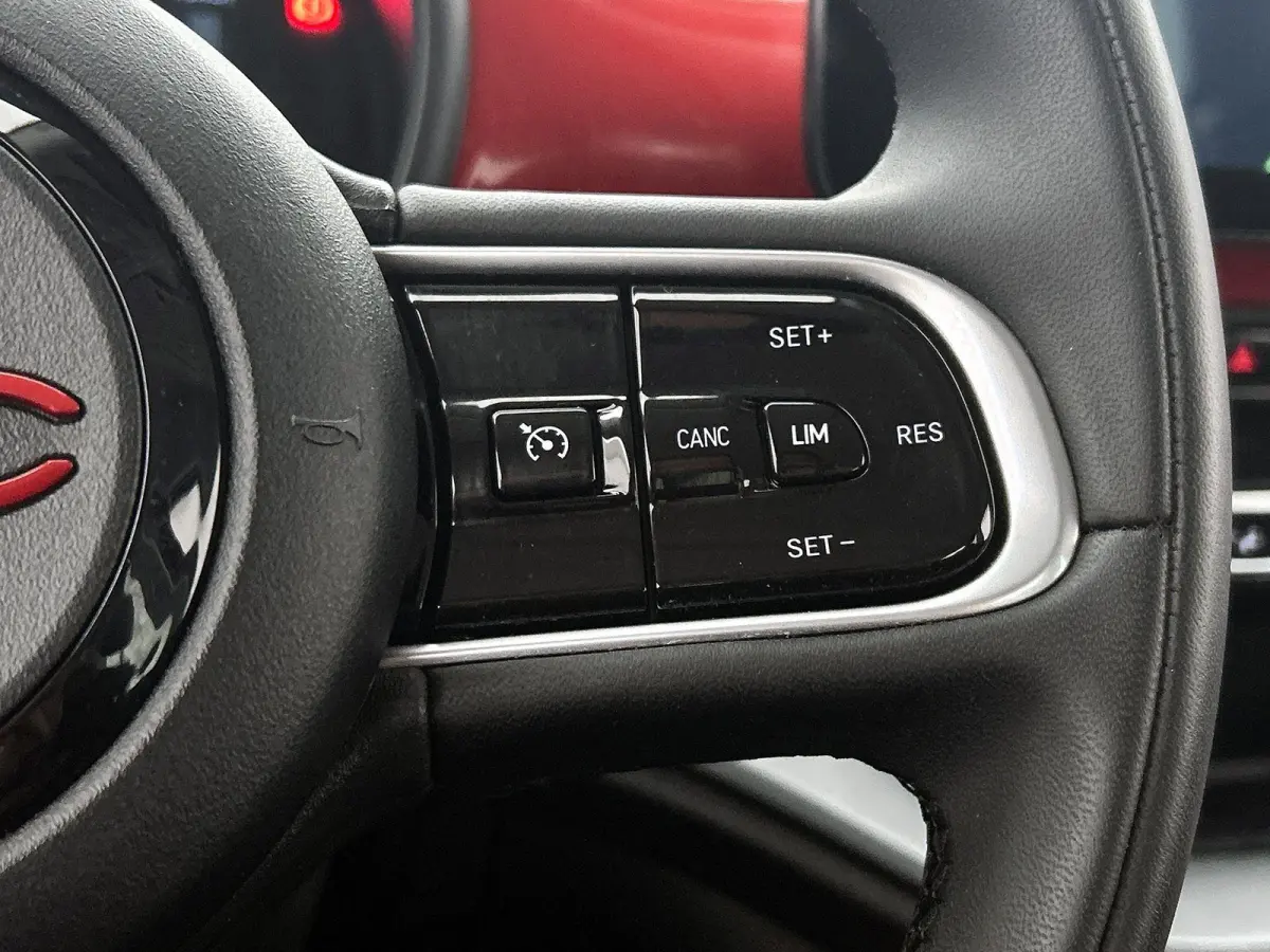 95pk RED 24 kWh Automaat | 1ste Eigenaar | Navigatie | Climate Control | Cruise Control | Camera | 16"LMV | LED | Keyless Entry/Start | Apple Carplay/Android Auto |