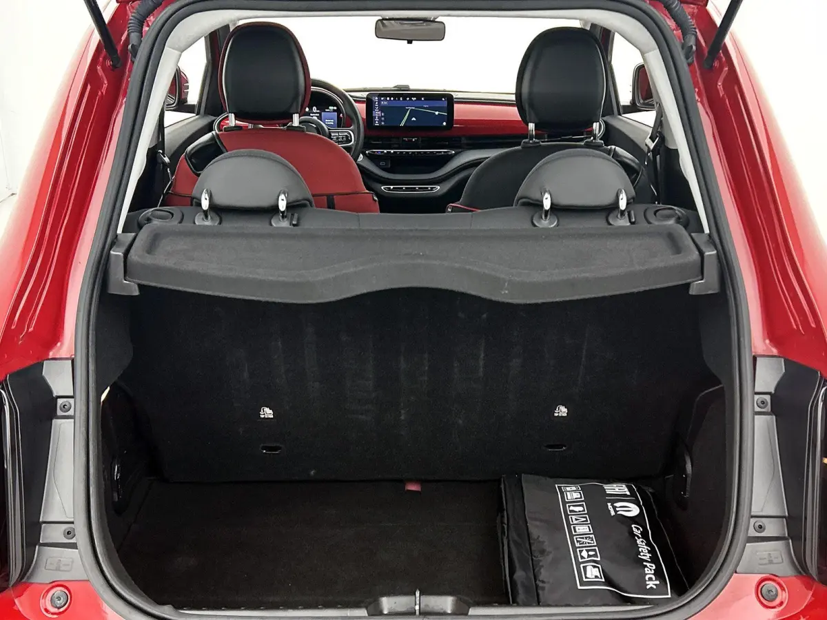 95pk RED 24 kWh Automaat | 1ste Eigenaar | Navigatie | Climate Control | Cruise Control | Camera | 16"LMV | LED | Keyless Entry/Start | Apple Carplay/Android Auto |