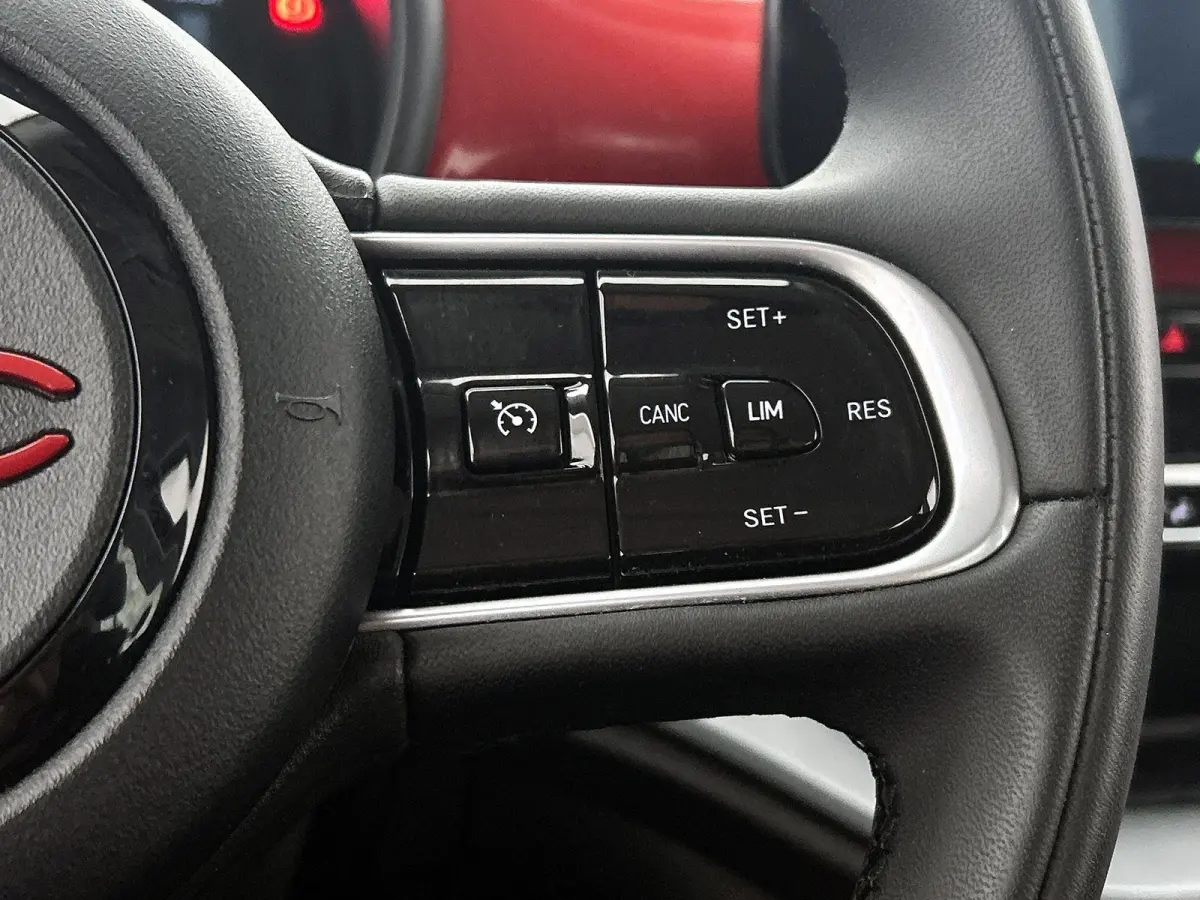 95pk RED 24 kWh Automaat ACCU 94% | 1ste Eigenaar | Navigatie | Climate Control | Cruise Control | Camera | 16"LMV | LED | Keyless Entry/Start | Apple Carplay/Android Auto |