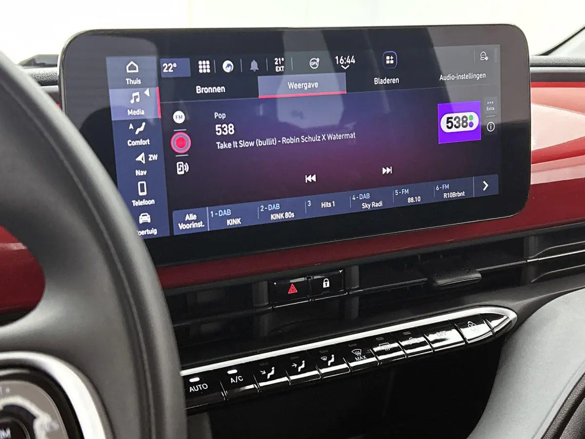 95pk RED 24 kWh Automaat | 1ste Eigenaar | Navigatie | Climate Control | Cruise Control | Camera | 16"LMV | LED | Keyless Entry/Start | Apple Carplay/Android Auto |