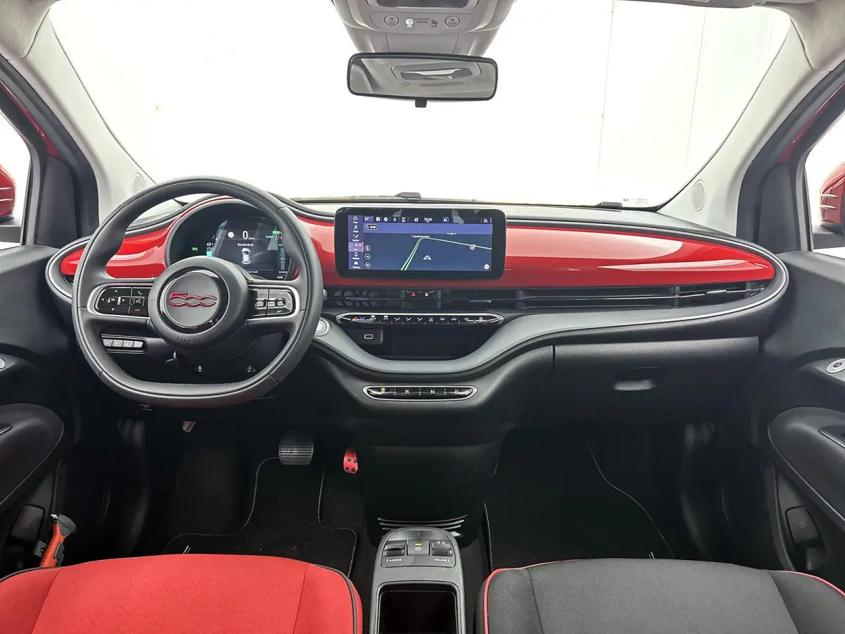 95pk RED 24 kWh Automaat | 1ste Eigenaar | Navigatie | Climate Control | Cruise Control | Camera | 16"LMV | LED | Keyless Entry/Start | Apple Carplay/Android Auto |