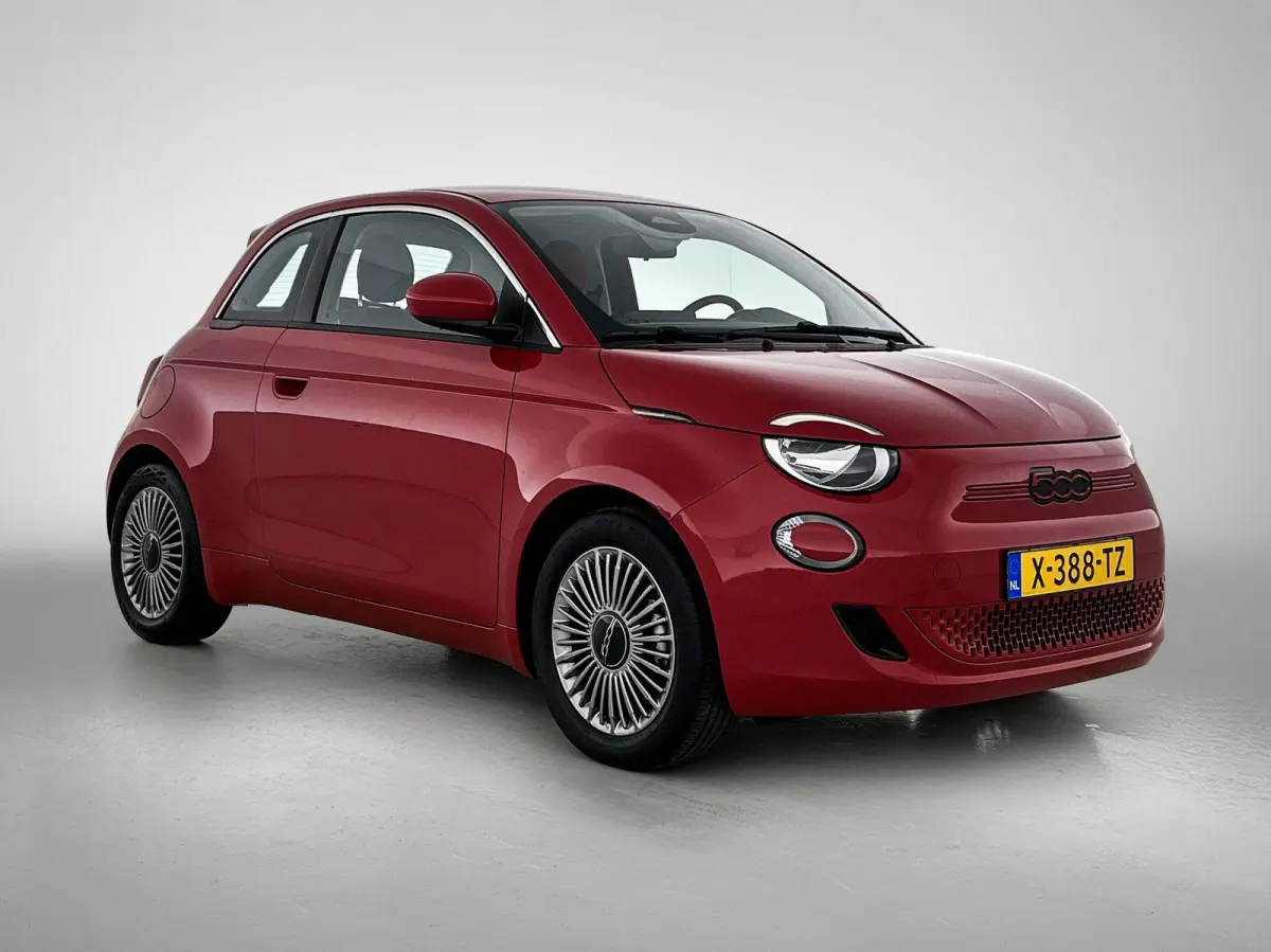 95pk RED 24 kWh Automaat | 1ste Eigenaar | Navigatie | Climate Control | Cruise Control | Camera | 16"LMV | LED | Keyless Entry/Start | Apple Carplay/Android Auto |