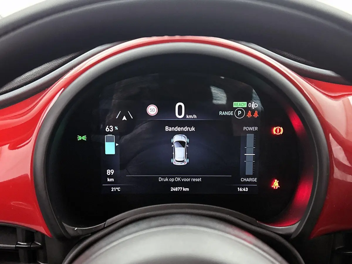 95pk RED 24 kWh Automaat | 1ste Eigenaar | Navigatie | Climate Control | Cruise Control | Camera | 16"LMV | LED | Keyless Entry/Start | Apple Carplay/Android Auto |