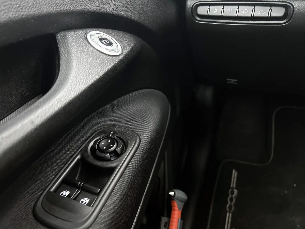 95pk RED 24 kWh Automaat | 1ste Eigenaar | Navigatie | Climate Control | Cruise Control | Camera | 16"LMV | LED | Keyless Entry/Start | Apple Carplay/Android Auto |