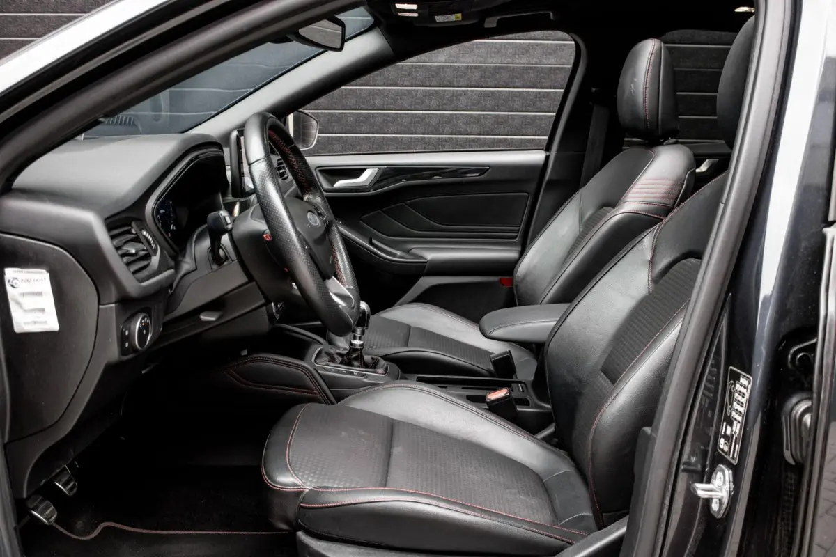 1.0 EcoBoost Hybrid ST-Line | PANO | B&O | HUD | ADAPTIVE CRUISE | FULL OPTION