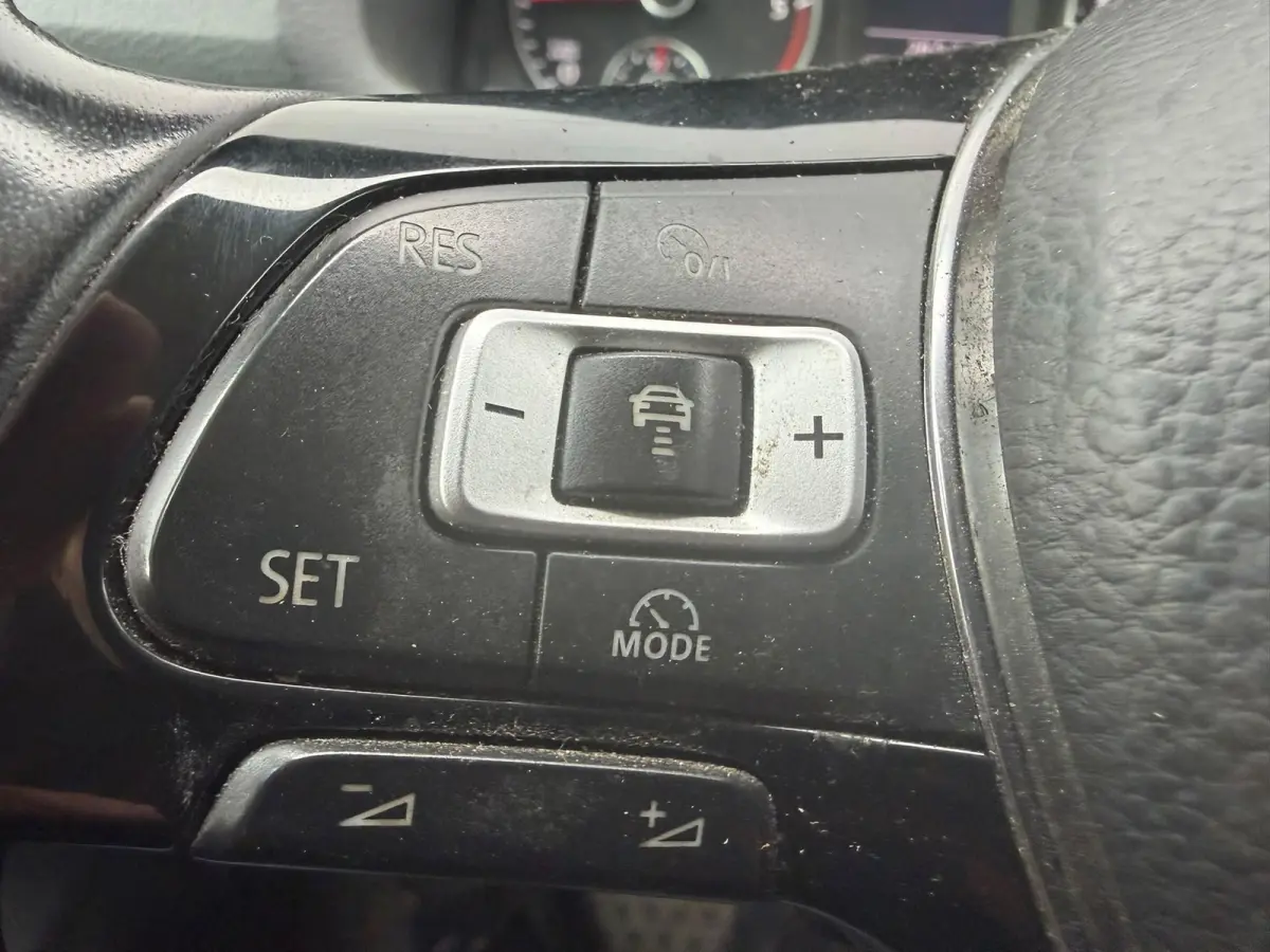 2.0 TDI L1H1 BMT Exclusive Edition Automaat EURO 6 - Airco - Navi - Cruise