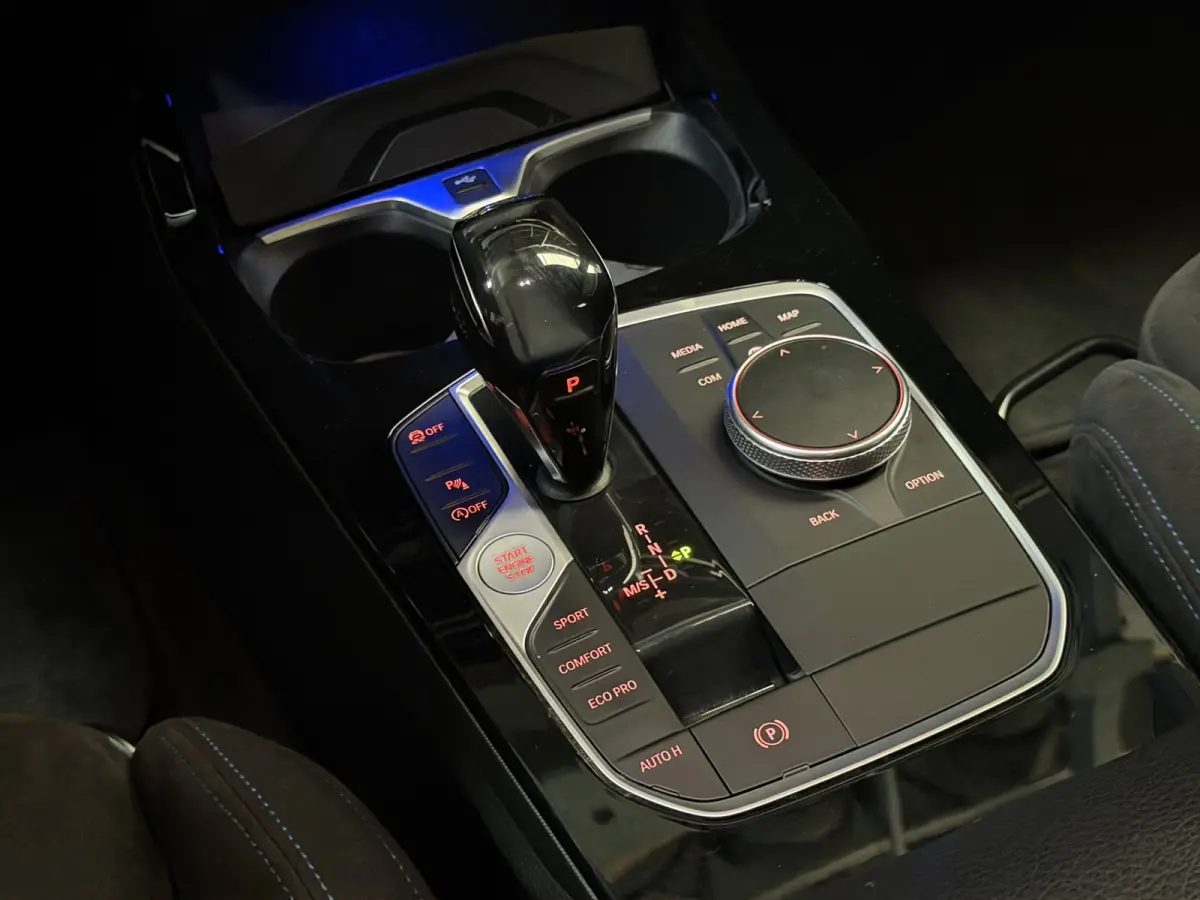 118i Executive M-Sport |Pano|Harman-Kardon|HUD|Camera|M-Stoelen|NAP